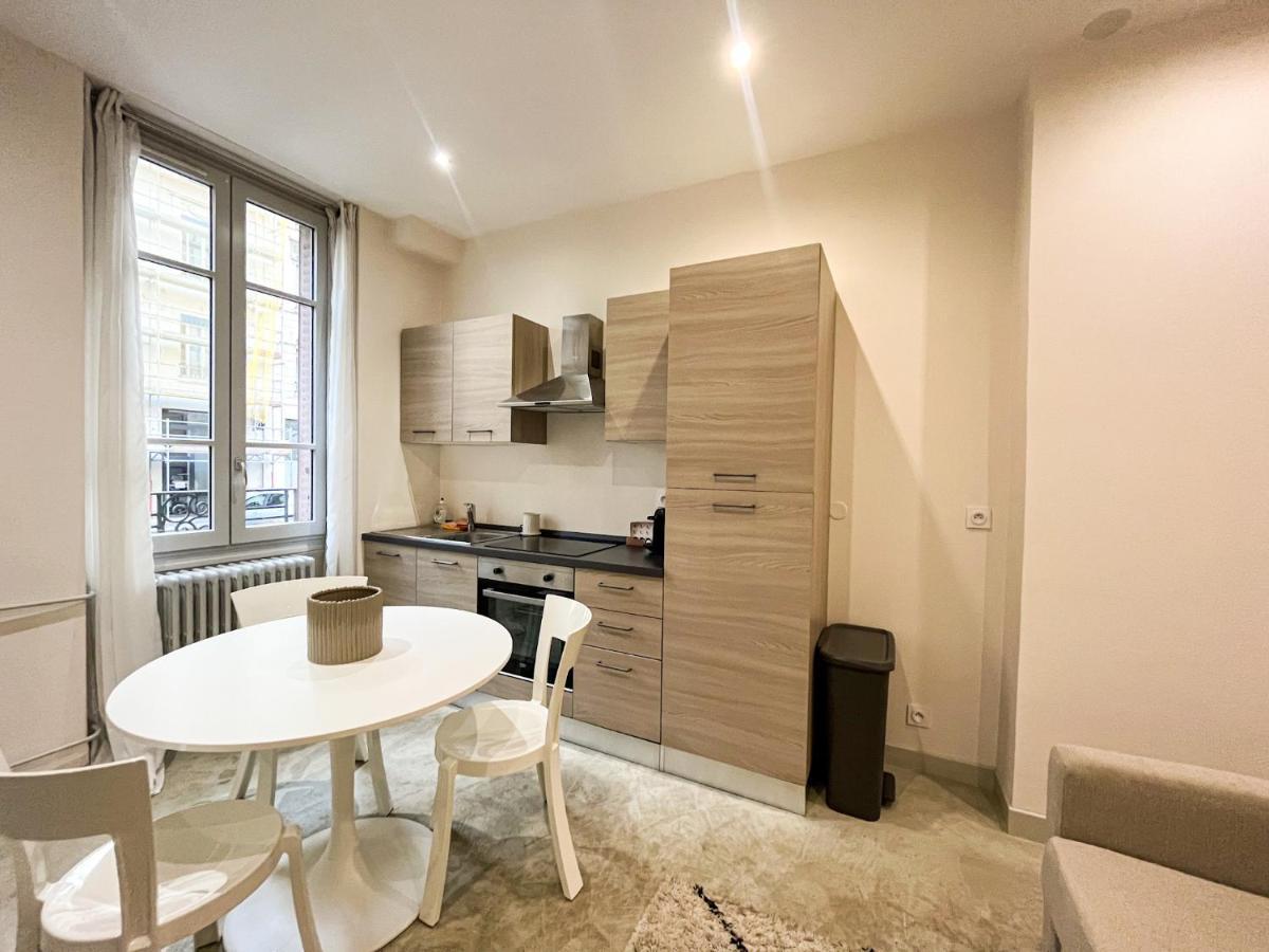 Suite Onyx Лион Екстериор снимка