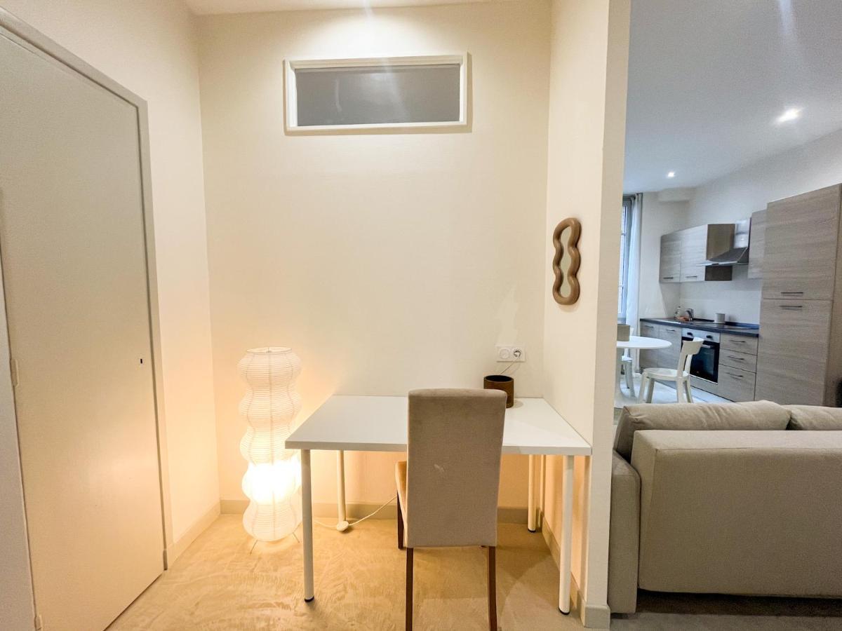 Suite Onyx Лион Екстериор снимка
